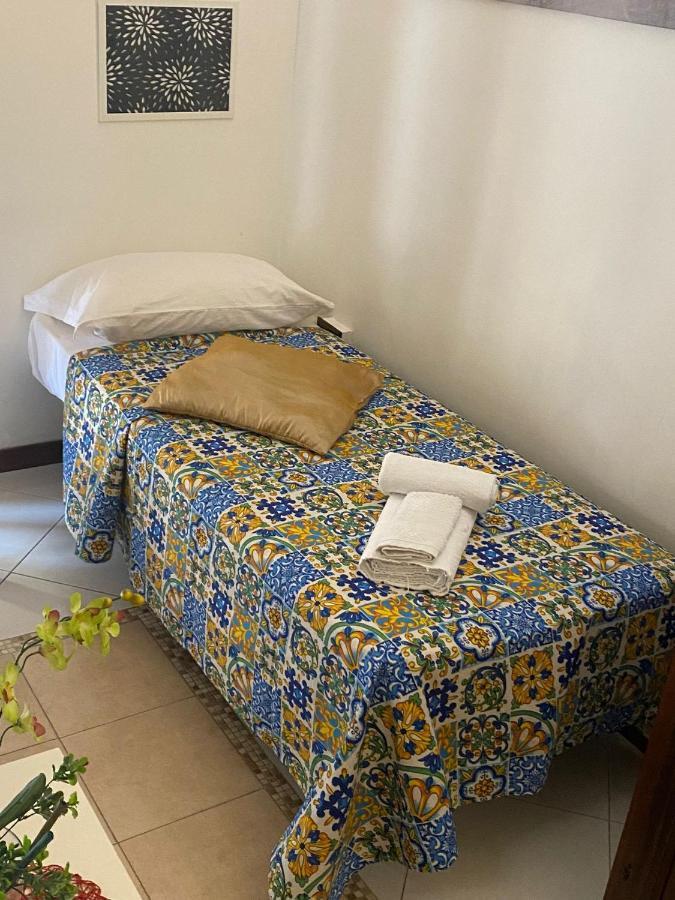 Acomodação com café da manhã  Alba Palermo